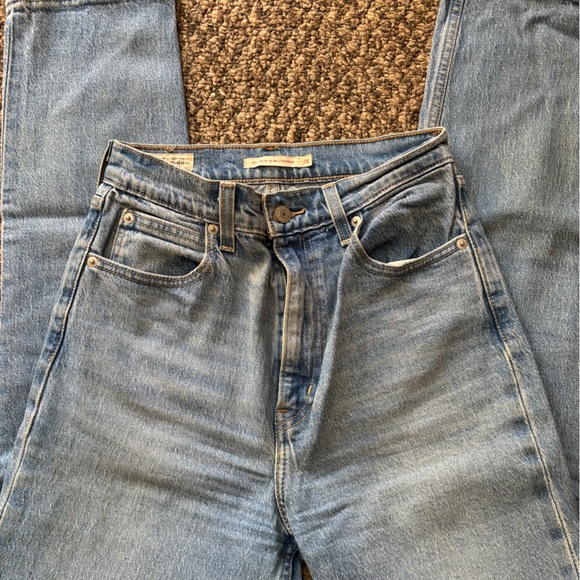 Levi 70’s high slim straight - Picture 2 of 4